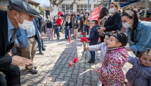 Başkan Soyer ilçe turlarına devam ediyor