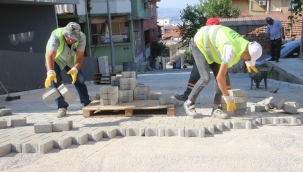 Bayraklı'da 24 Mahalleye 43 Bin Metre Kare Kilit Parke 