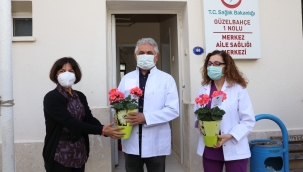 Güzelbahçe Belediyesi Sağlık Çalışanlarının Bayramını Kutladı 