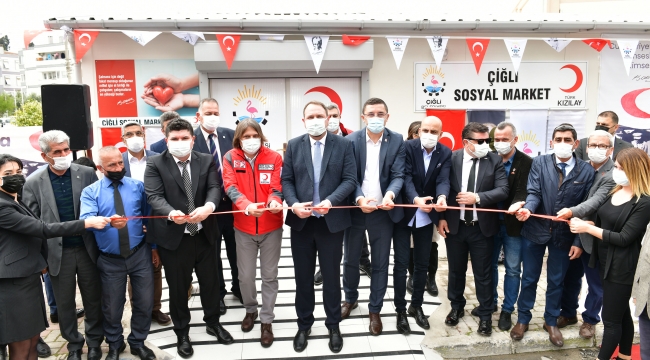 Çiğli'de "Sosyal Market" Hizmete Açıldı
