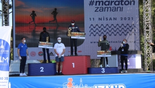 Maratonİzmir'de şampiyonlara geri dönüşümlü kupa