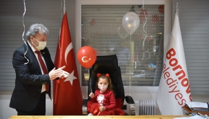 Mucize Bebek Ayda başkanlık koltuğunda: "Okulların açılmasını istiyorum" 