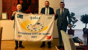 Başkan Gümrükçü, "Avrupa Spor Kenti" Ödülü Kemal Kılıçdaroğlu'na Takdim Etti 