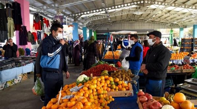 Bir günde İstanbul'da 438 semt pazarı açıldı