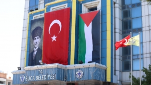 Buca Belediyesi hizmet binasına Filistin bayrağı