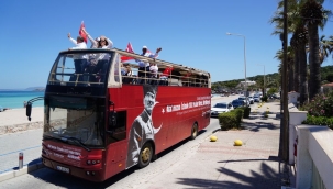 Çeşme'de 19 Mayıs coşkusu sokaklara taşındı