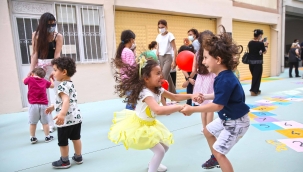 Karşıyaka'nın sokakları çocuklar için renkleniyor