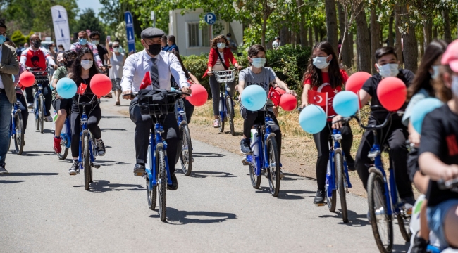 Türkiye'de ilk kez İzmir'de çocuk bisikletleri projesi hayata geçti 