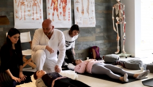 Türkiye'nin ilk yoga terapistlerini yetiştiriyor
