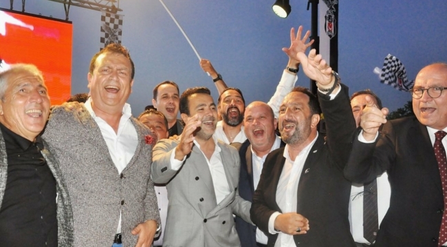 Beşiktaşlı iş insanları çifte şampiyonluğu kutladı