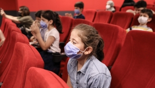 Tarık Akan'da mülteci çocuklara sinema şöleni 