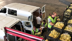 Büyükşehir'den hem üreticiye hem de ihtiyaç sahiplerine destek