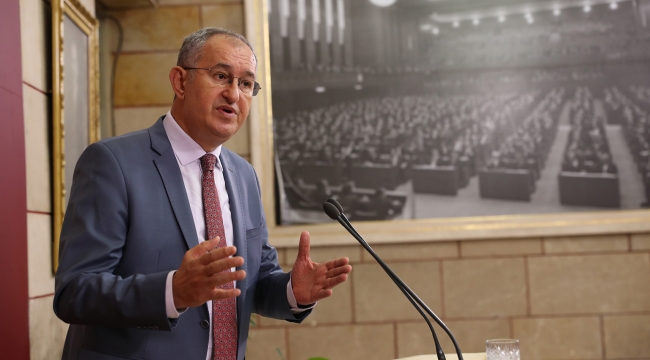 CHP'li Sertel: Ormanlarımız cayır cayır yanıyor, THK uçakları hangarda yatıyor