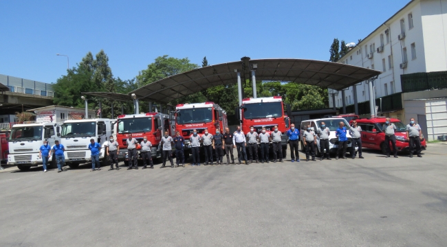 İzmir Büyükşehir Belediyesi Manavgat yangınına müdahale için araç gönderdi