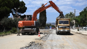 Kuşadası'nda Yol Yapım Seferberliği Yaz Nüfusunun Arttığı Bölgelerde Yoğunlaştı 