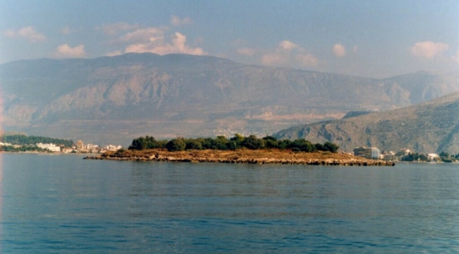 Yunanistan 6 adayı satışa çıkardı