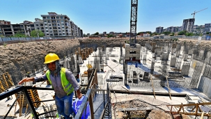 İzmir'de kentsel dönüşüm tam gaz sürüyor