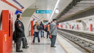 İzmir'de metro istasyonlarında ücretsiz internet dönemi başladı