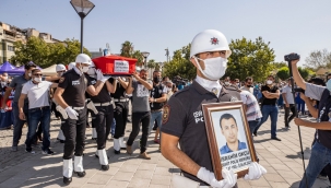 İzmir şehidini uğurladı