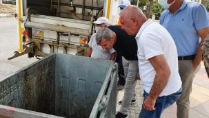 Kemalpaşa'da Çöp Konteynerleri Dezenfekte Ediliyor