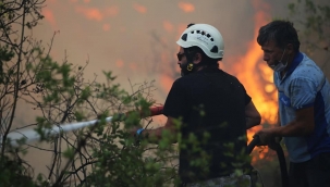 Muğla Büyükşehir Belediyesi1257 Personeliyle İlk Günden Beri Yangınlarla Mücadele Ediyor 