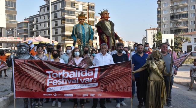 Torbalı'da Tiyatro Festivali başladı