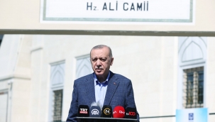 Cumhurbaşkanı Erdoğan, Cuma namazı çıkışı gazetecilerin sorularını yanıtladı