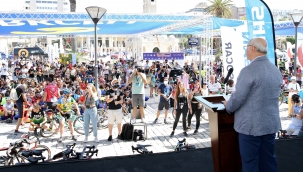 İzmir'de Pedallar Afetzede Çocukların Eğitimi İçin Döndü 