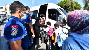 İzmir zabıtasından öğrenci servislerine sıkı denetim 