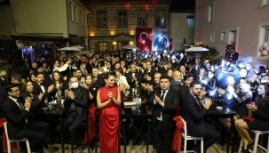 Buca'da cumhuriyetin 98'inci yılına özel gece