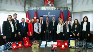 CHP Lideri Kılıçdaroğlu Buca'nın bilim üssünü tebrik etti