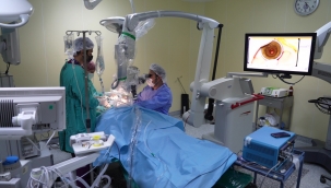 Ege KBB kliniğine Türkiye'de ilk kez üst düzey ameliyathane mikroskobu