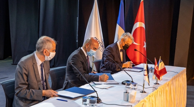 İzmir tarihinin en büyük yatırımı için ikinci kredi sözleşmesi imzalandı