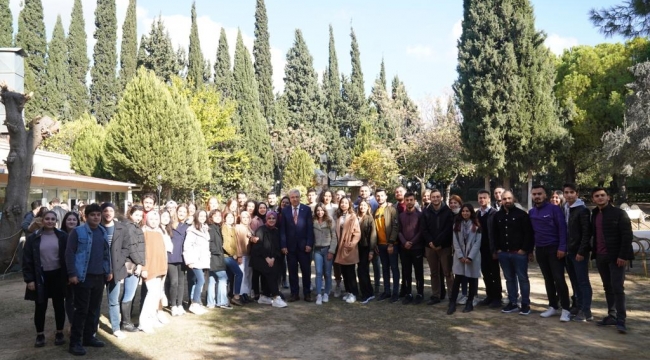 Rektör Budak yeni döneme öğrencilerle başladı