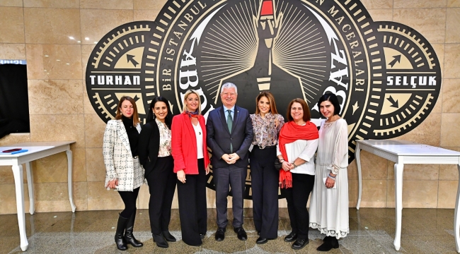 Başkan Vekili Mustafa Özuslu PERGEL projesinin etkinliğinde konuştu: "İzmir'in kadın liderlerini yetiştirmek istiyoruz"