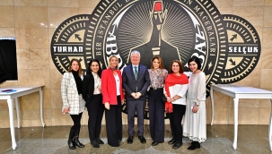 Başkan Vekili Mustafa Özuslu PERGEL projesinin etkinliğinde konuştu: "İzmir'in kadın liderlerini yetiştirmek istiyoruz"