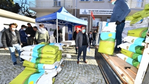 İzmir Büyükşehir Belediyesi üreticiye iklim dostu yem bitkisi desteğini sürdürüyor