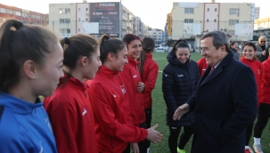 Konak'ın Kadın Futbol Takımından Şampiyonluk sözü