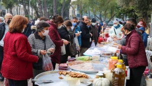  Sosyal medya fenomenleri Buca'nın Üretici Pazarı'nı keşfetti