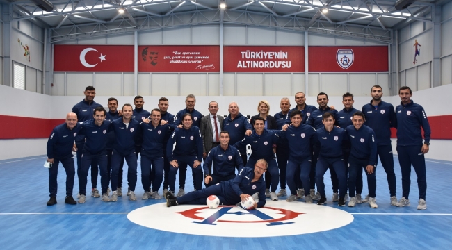 Süleyman Atik Futsal Salonu Açıldı