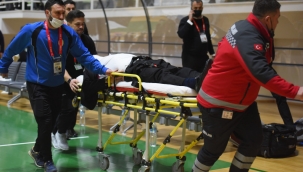 Antrenör maç sırasında kalp krizi geçirdi 