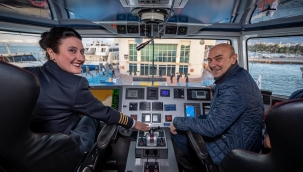 İzmir'in yeni feribotu Mavi Körfez sefere başladı