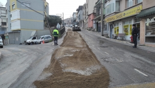 Konak Belediyesi buzlanmaya karşı önlem aldı