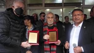 CHP'li Purçu,Müjdat Gezen ve Uğur Dündar'ı Romanlarla Buluşturdu!