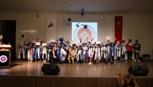 İYTE Çocuk Üniversitesi Mezunlarını Verdi