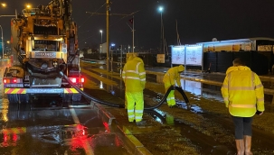 İzmir'de şiddetli yağış ve dolu etkili oldu