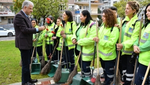 Başkan Engin'den Kadın Çalışanlara Karanfil