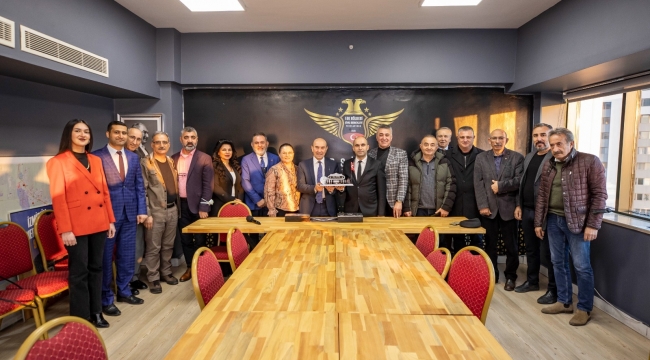 Başkan Soyer Ege Bölgesi Sivas Dernekleri Federasyonu'nu ziyaret etti "İzmir'i İzmir yapan farklılıkların bir araya gelmesiyle oluşan zihniyettir"