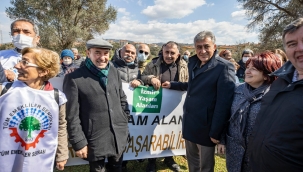 Başkan Soyer "Zeytinime Dokunma" açıklamasına katıldı: "Hayatı ve doğayı savunmaya devam edeceğiz"