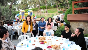 Başkan Çalkaya Üniversiteli Gençlerle iftarda buluştu